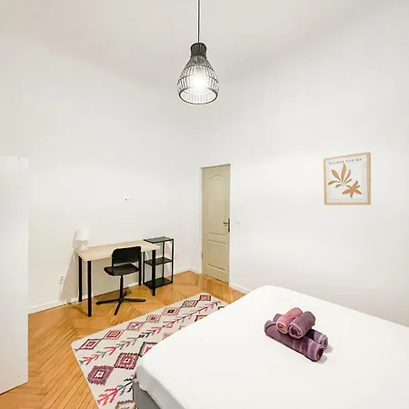 3-bedroom Apartment, Universitate Square, Center 布加勒斯特