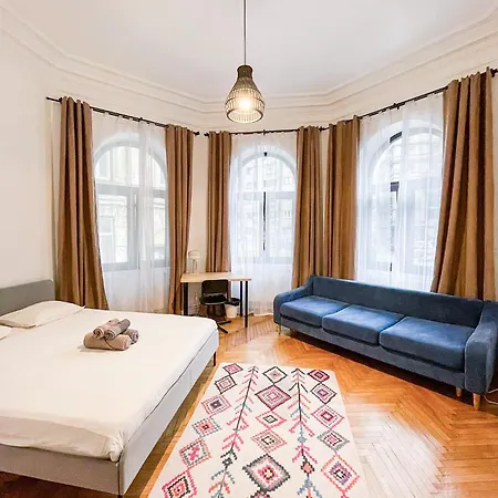 公寓 3-bedroom Apartment, Universitate Square, Center *