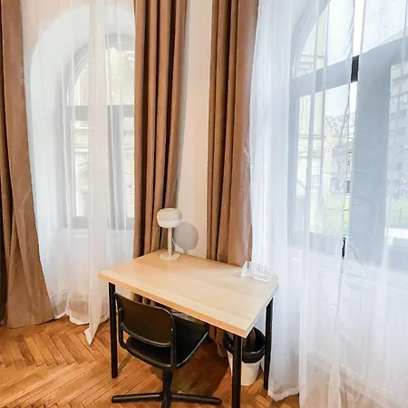 3-bedroom Apartment, Universitate Square, Center *